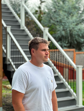 Ready to start <br />
your <span>project with <br />
Larry?</span>